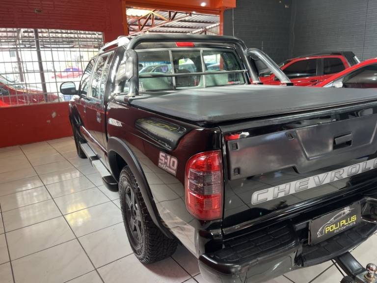 CHEVROLET - S10 - 2010/2011 - Preta - R$ 69.900,00