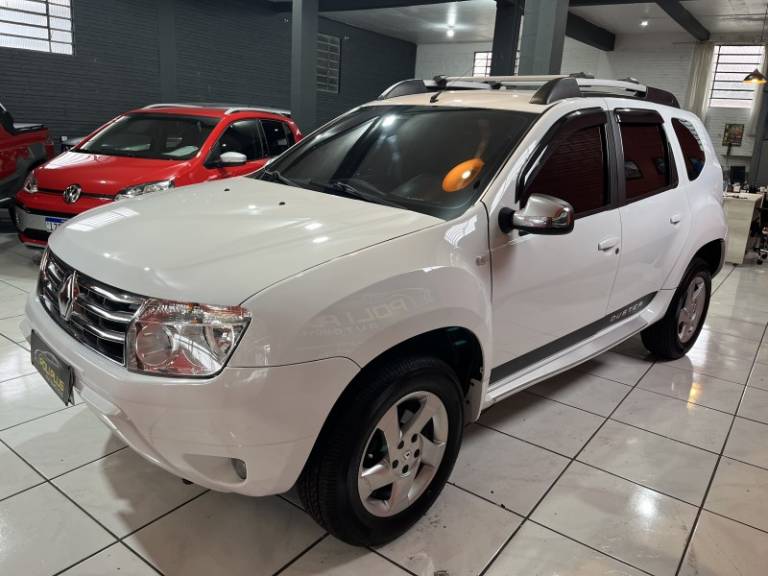 RENAULT - DUSTER - 2013/2014 - Branca - R$ 54.900,00