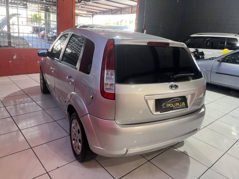 FORD - FIESTA - 2007/2008 - Prata - R$ 24.900,00