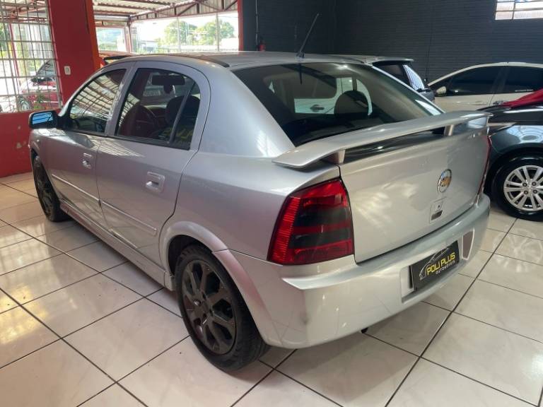 CHEVROLET - ASTRA - 2011/2011 - Prata - R$ 37.900,00