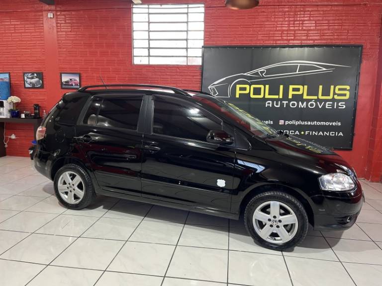 VOLKSWAGEN - SPACEFOX - 2009/2010 - Preta - R$ 36.900,00