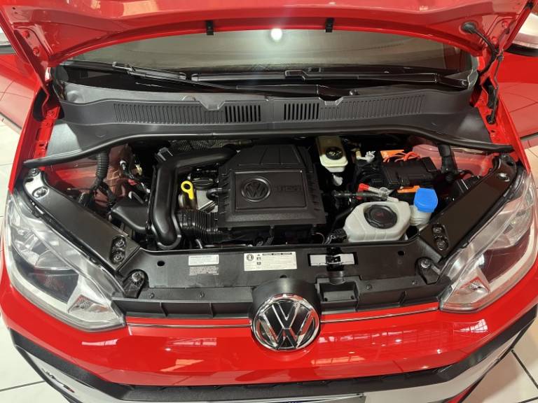 VOLKSWAGEN - UP - 2018/2019 - Vermelha - R$ 68.900,00