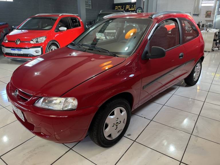 CHEVROLET - CELTA - 2004/2004 - Vermelha - R$ 17.900,00
