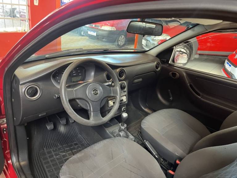 CHEVROLET - CELTA - 2004/2004 - Vermelha - R$ 17.900,00