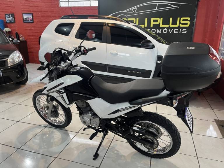 HONDA - NXR 160 - 2022/2023 - Branca - R$ 21.900,00