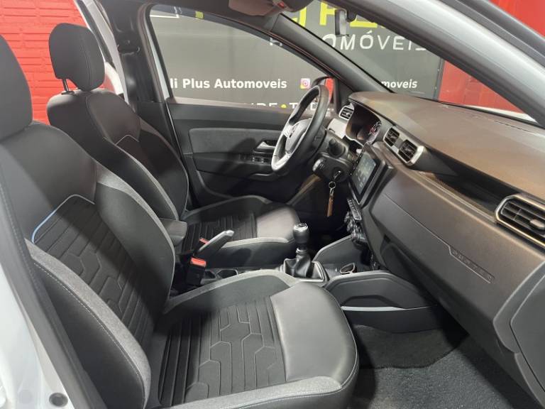 RENAULT - DUSTER - 2024/2025 - Branca - R$ 115.900,00