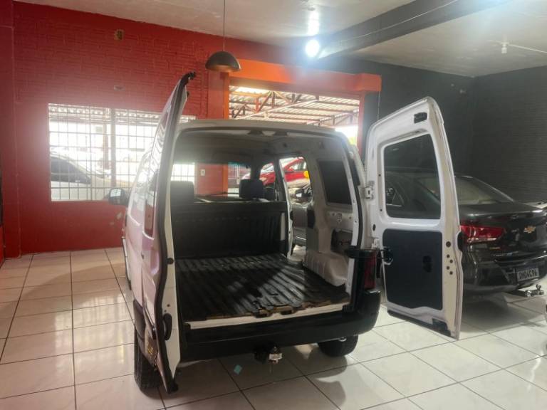 PEUGEOT - PARTNER - 2008/2009 - Branca - R$ 29.900,00