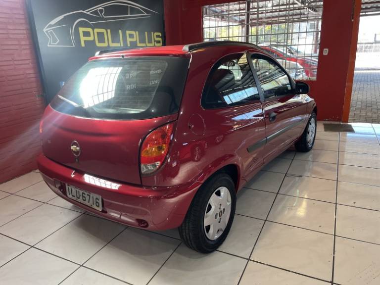 CHEVROLET - CELTA - 2004/2004 - Vermelha - R$ 17.900,00