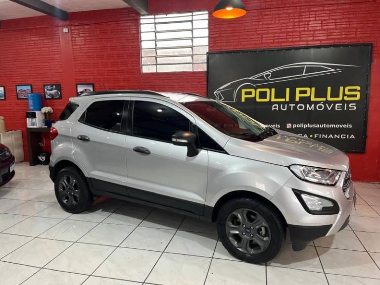 FORD - ECOSPORT - 2017/2018 - Prata - R$ 74.900,00