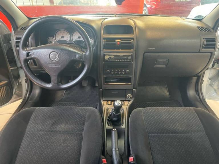 CHEVROLET - ASTRA - 2011/2011 - Prata - R$ 37.900,00