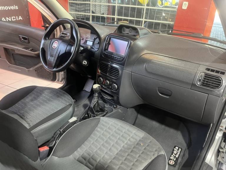 FIAT - STRADA - 2013/2013 - Prata - R$ 57.900,00