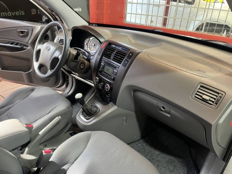 HYUNDAI - TUCSON - 2010/2010 - Prata - R$ 44.900,00