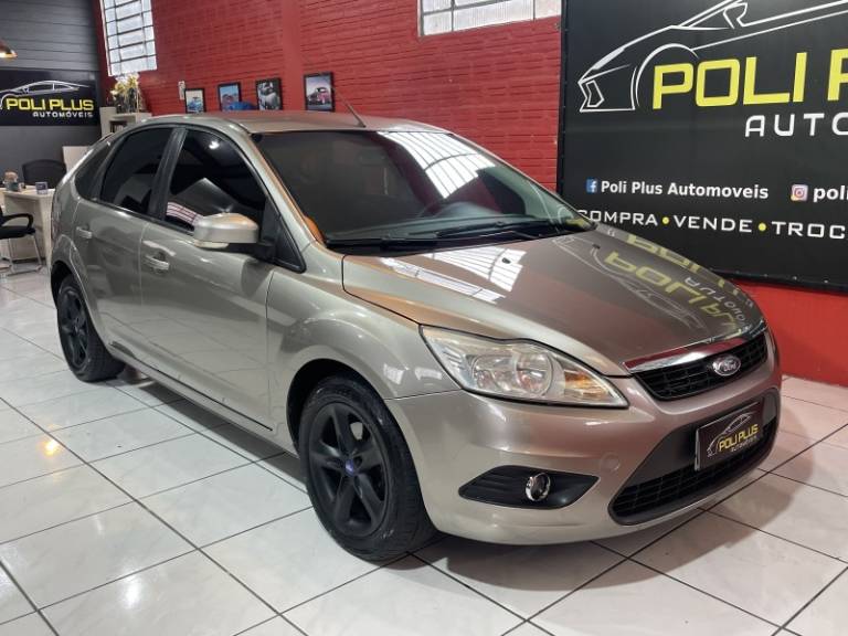 FORD - FOCUS - 2009/2009 - Prata - R$ 36.900,00