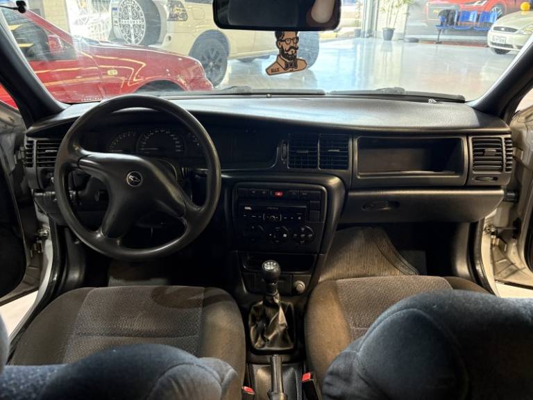 CHEVROLET - VECTRA - 1999/2000 - Prata - R$ 24.900,00